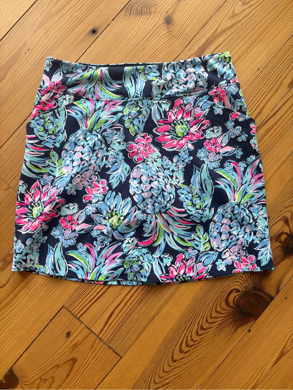 Lilly Pulitzer Luxetic skirtskort  size 4
